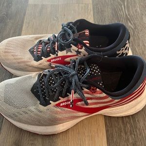 Brooks Launch 6 - Size 8
